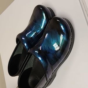 Dansko Blue Green Black Paint Brush Patent Leather Professional Comfort Clogs